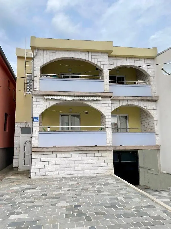 Apartments With A Parking Space Seline, Paklenica - 21261 スタリグラード